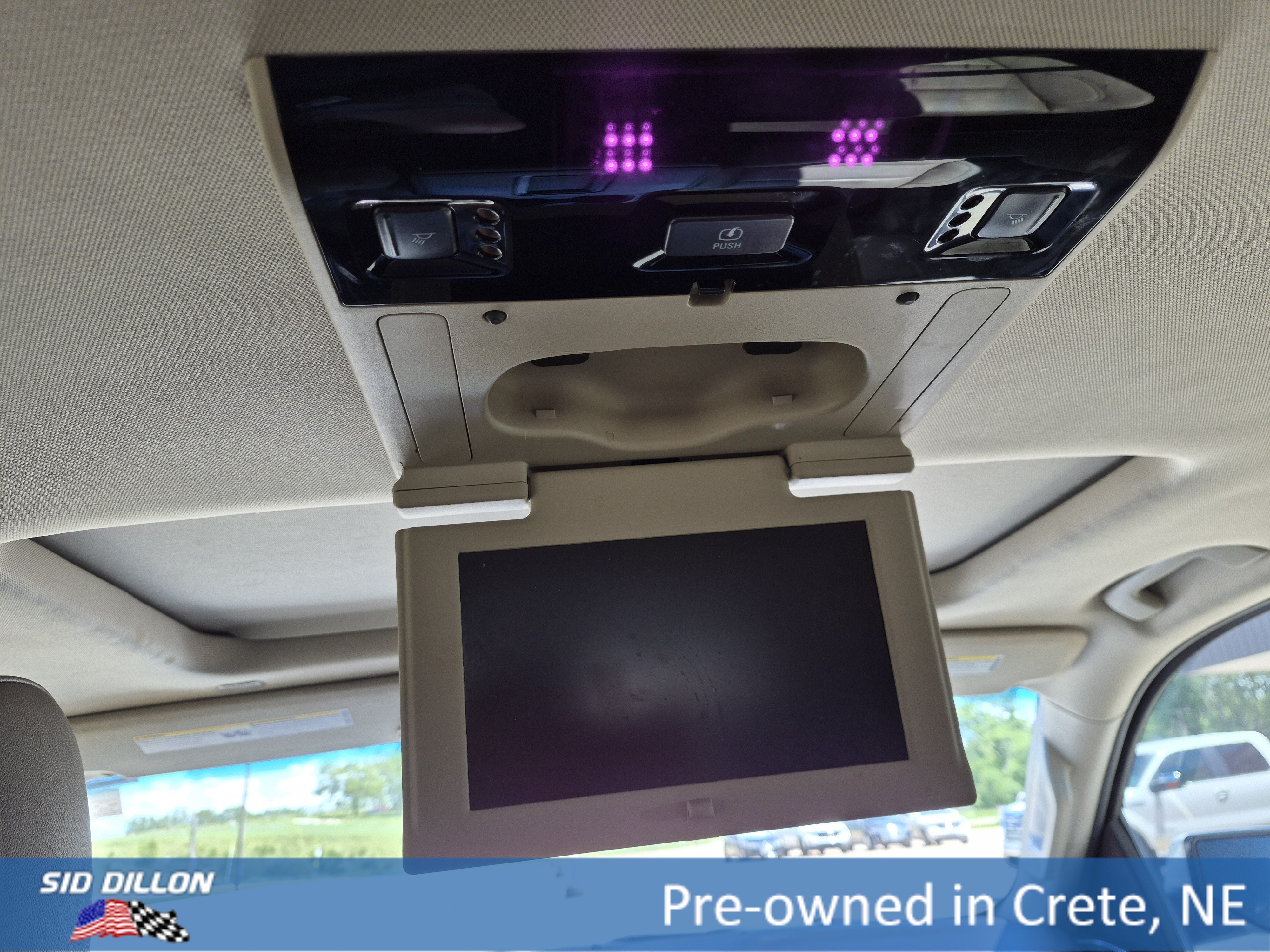 Used 2019 Iridescent Pearl Tricoat Chevrolet LT image 11