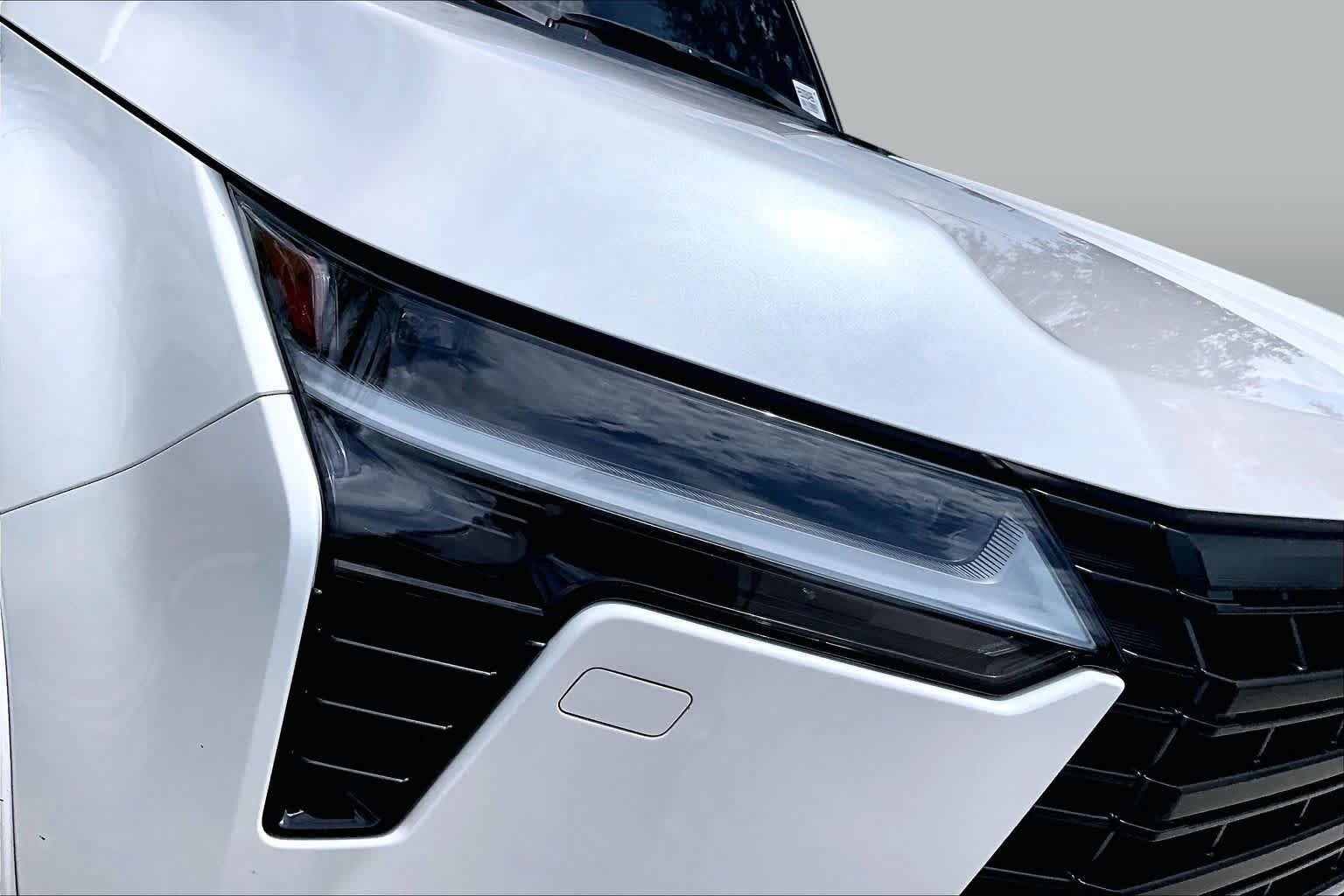 Used 2024 Eminent White Pearl Lexus Luxury image 28