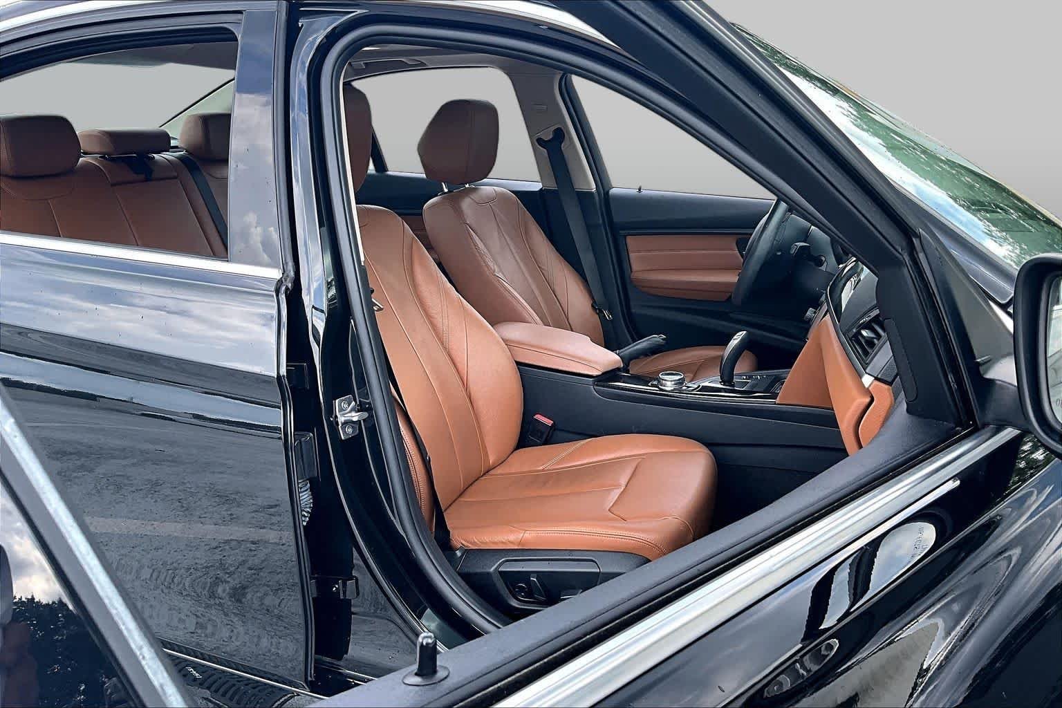 Used 2014 Black Sapphire Metallic BMW 335i image 9