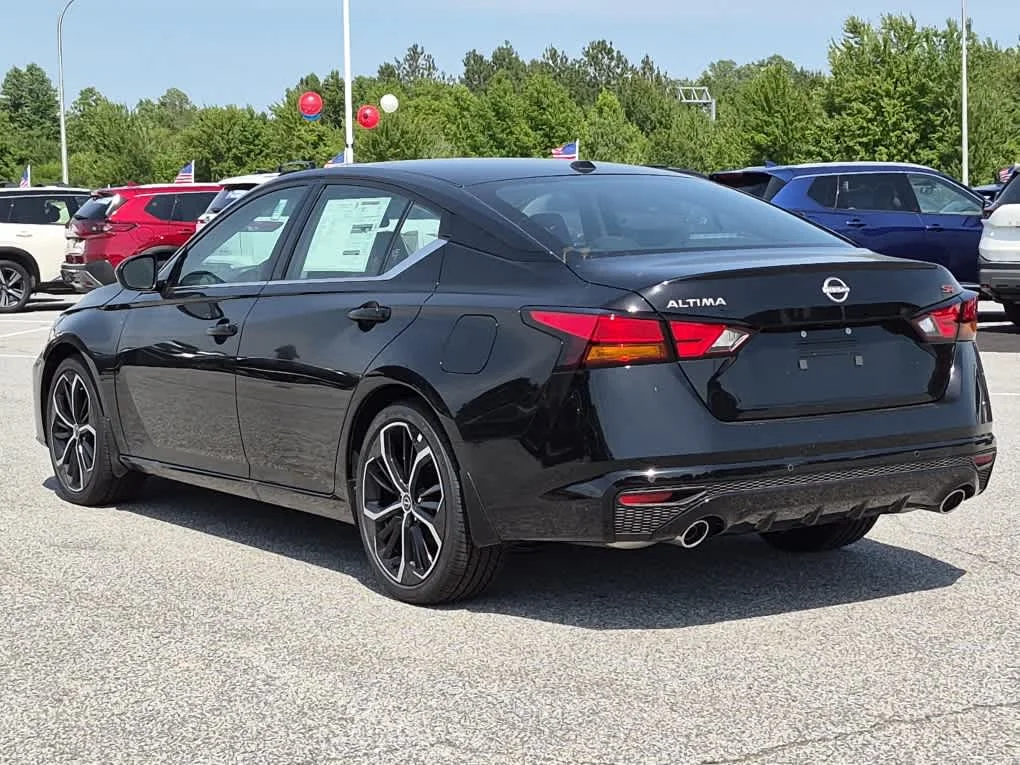 New 2026 Super Black Nissan SR image 4