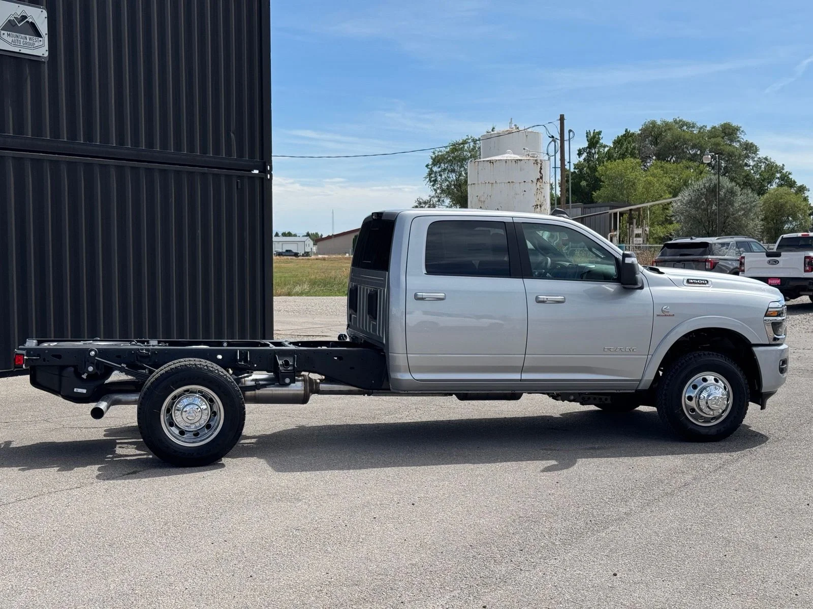 New 2026 Silver Zynith RAM Tradesman image 5