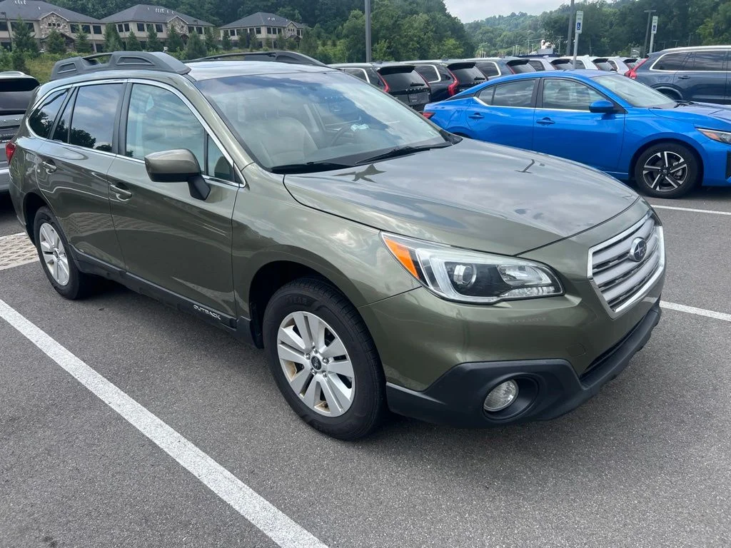 Used 2016 Green Metallic Subaru 2.5i Premium image 3