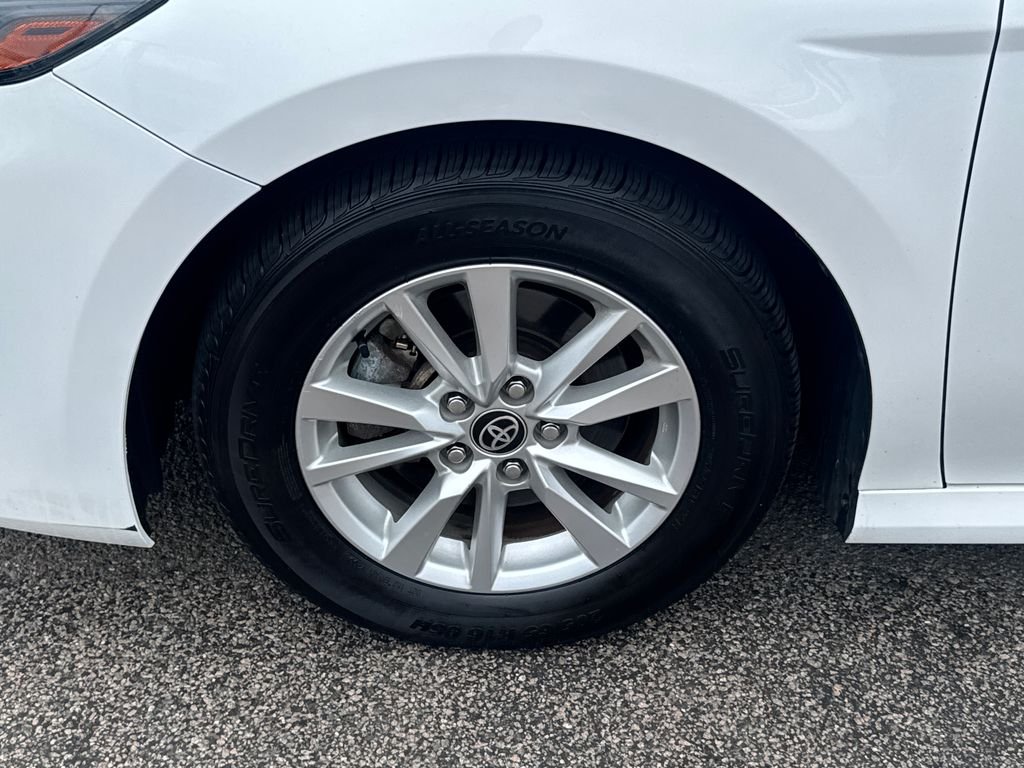 Used 2025 White Toyota LE image 38