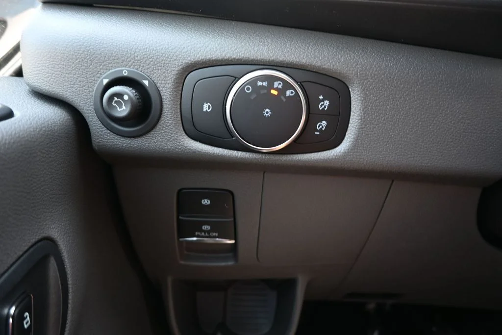 New 2026 Oxford White Ford Passenger Van XLT image 20