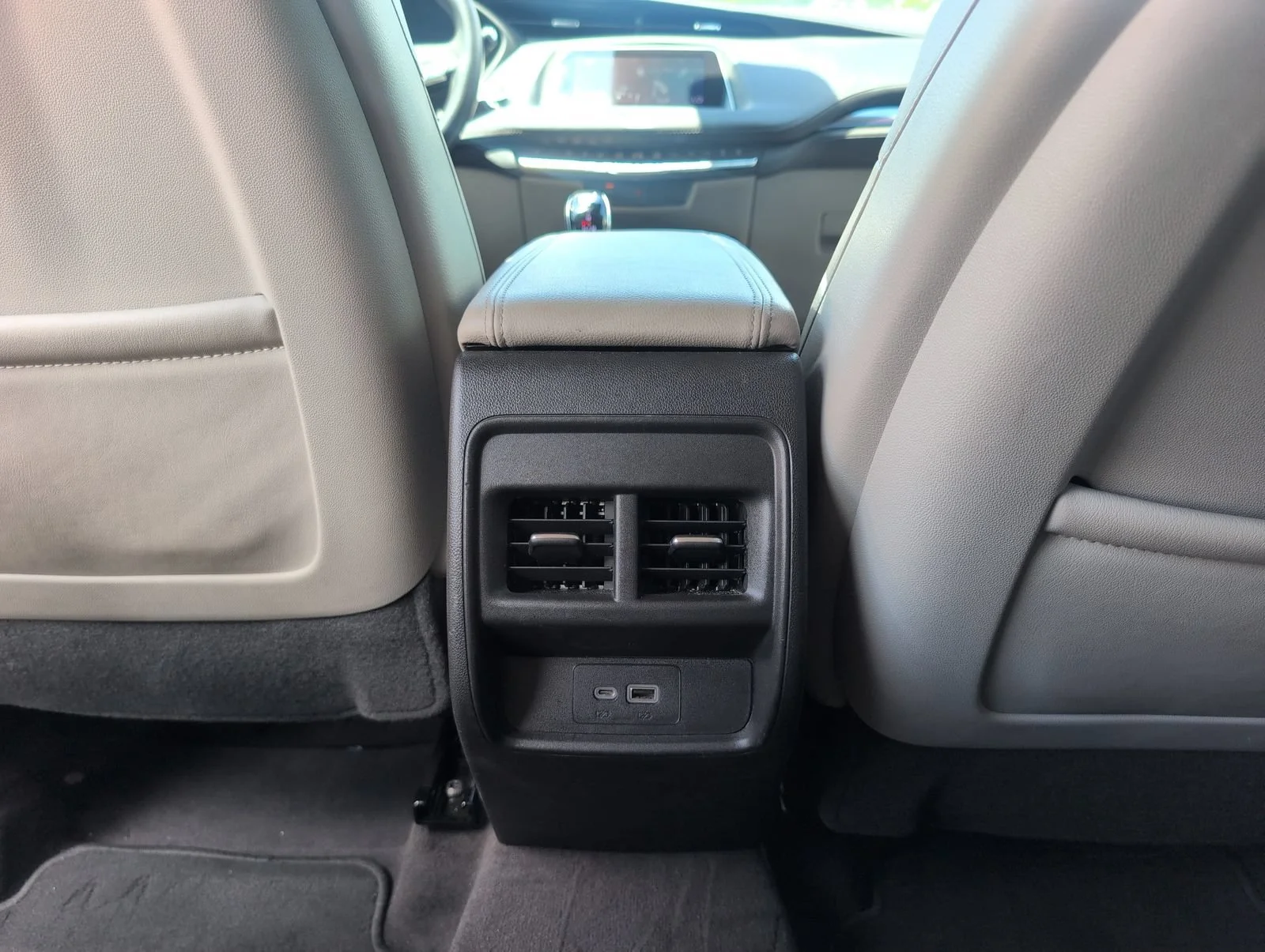 Used 2023 Crystal White Tricoat Cadillac Luxury image 31