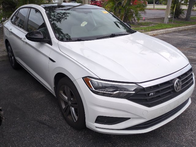 Used 2019 White Volkswagen 1.4T S image 1