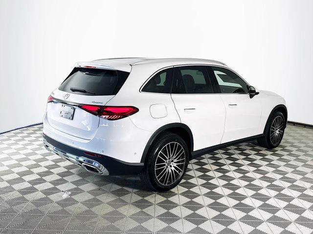 New 2026 MANUFAKTUR Moonlight White Metallic Mercedes-Benz GLC 300 image 38