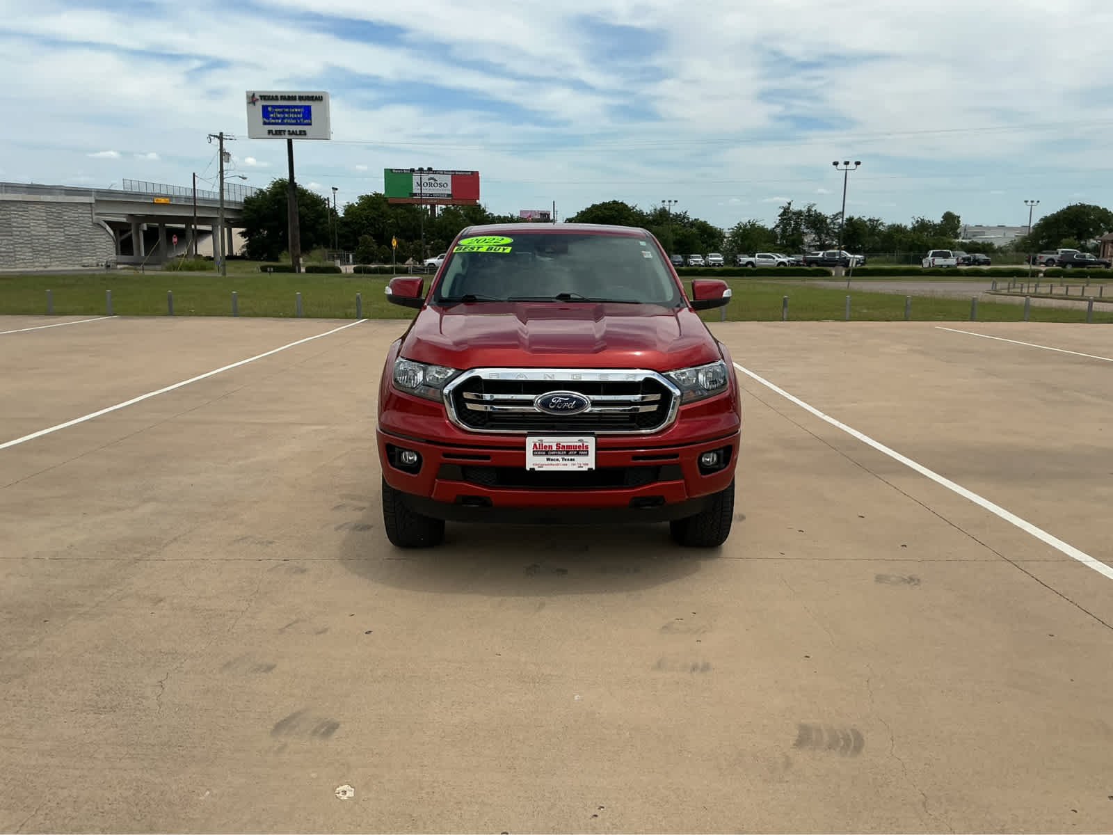 Used 2022 Hot Pepper Red Metallic Tinted Clearcoat Ford LARIAT image 3