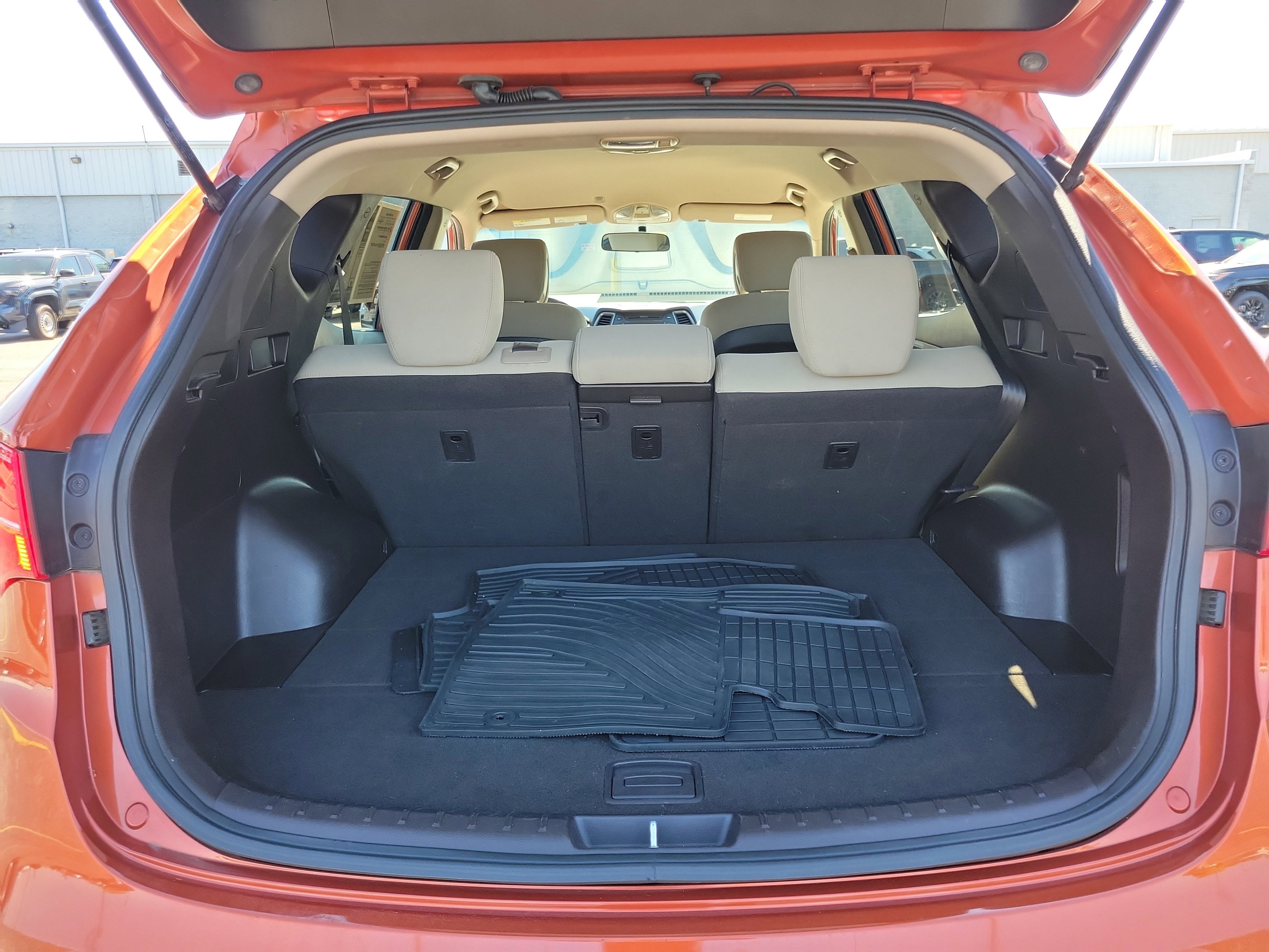 Used 2015 Canyon Copper Hyundai Base image 8