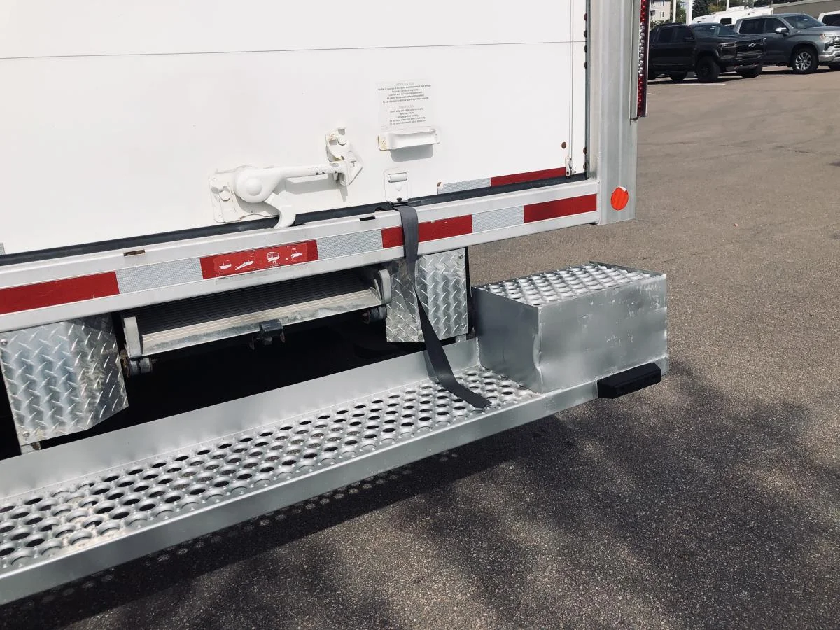 Used 2020 White GMC 4500 Refrigeration Van 159" image 7