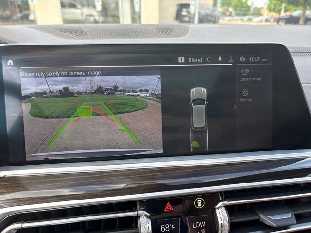 Used 2021 White BMW xDrive40i image 7