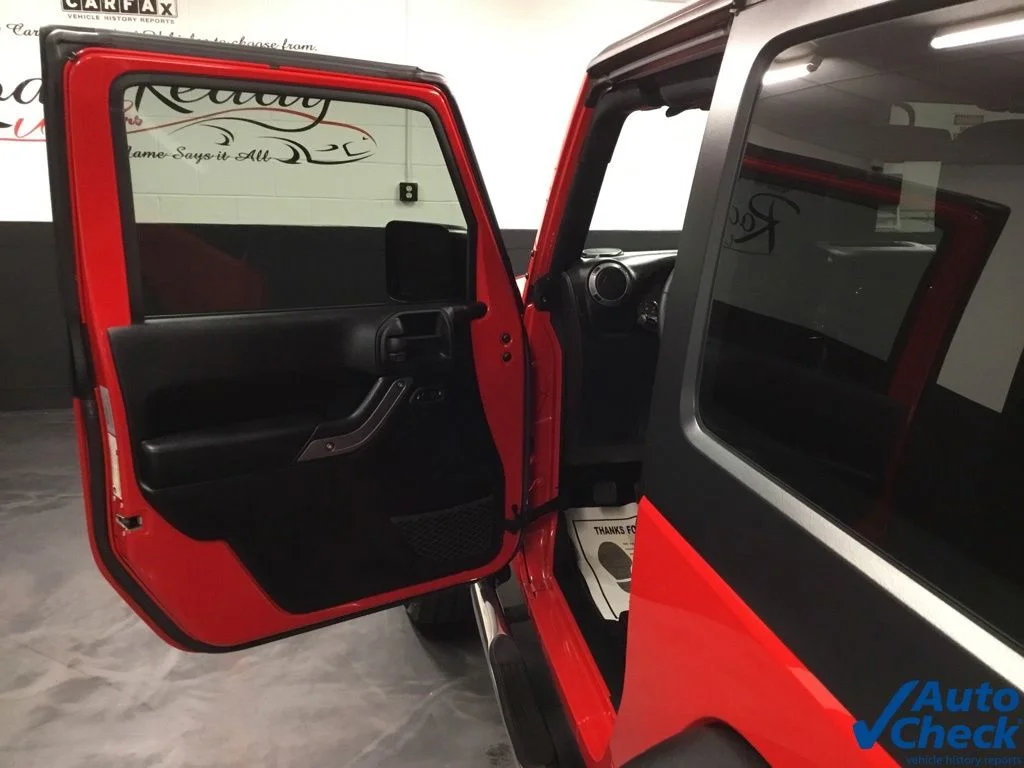 Used 2015 Red Jeep Sport image 22