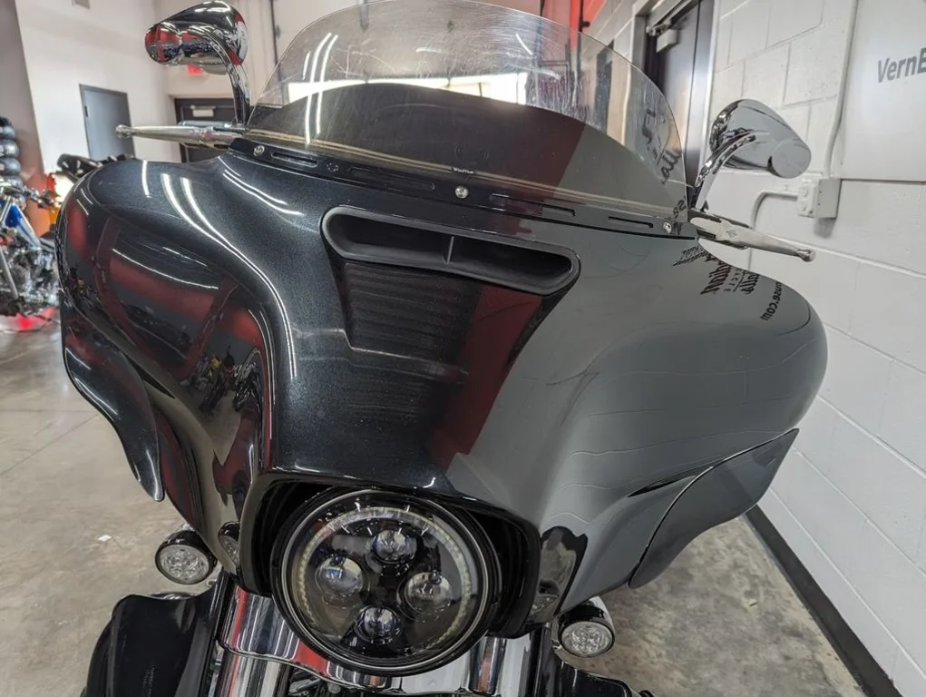 Certified Used 2018 BLACK TEMPEST Harley-Davidson®  image 4