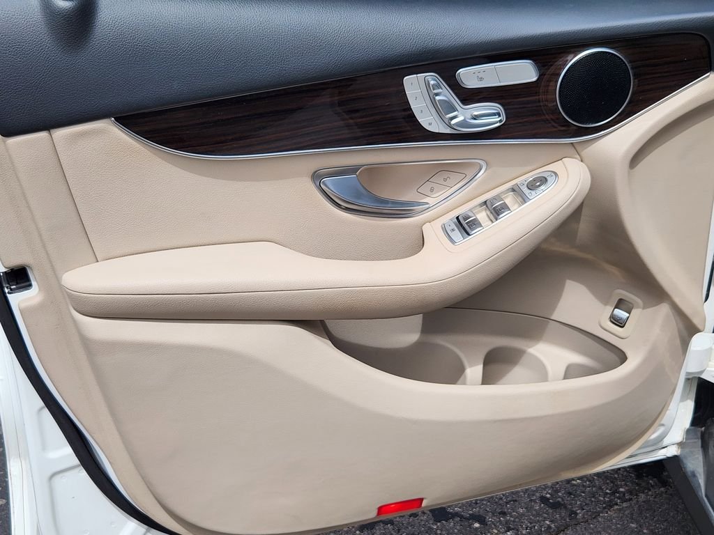 Used 2019 Polar White Mercedes-Benz 300 image 15
