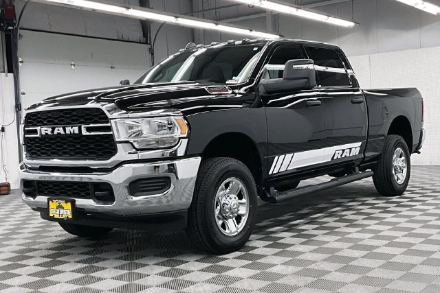 Used 2023 Diamond Black Crystal Pearlcoat Ram Tradesman image 12