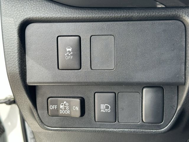Used 2023 White Toyota SR5 image 26