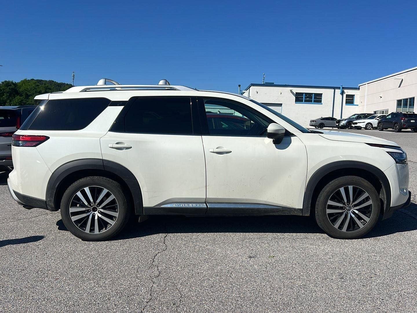 Used 2023 Pearl White Tricoat Nissan Platinum image 5