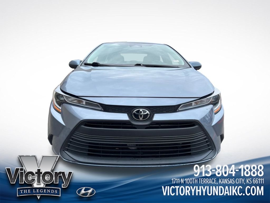 Used 2024  Toyota LE image 8