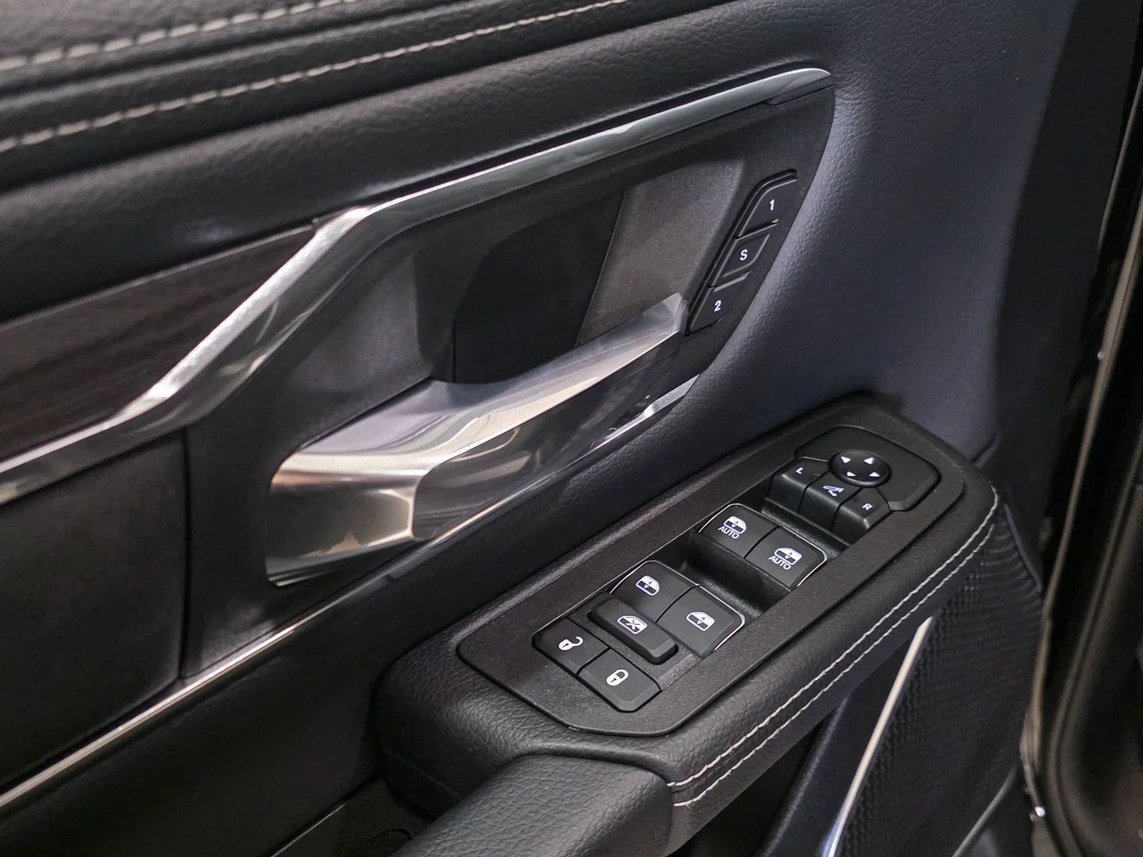 2026 RAM 1500 Laramie - Photo 19