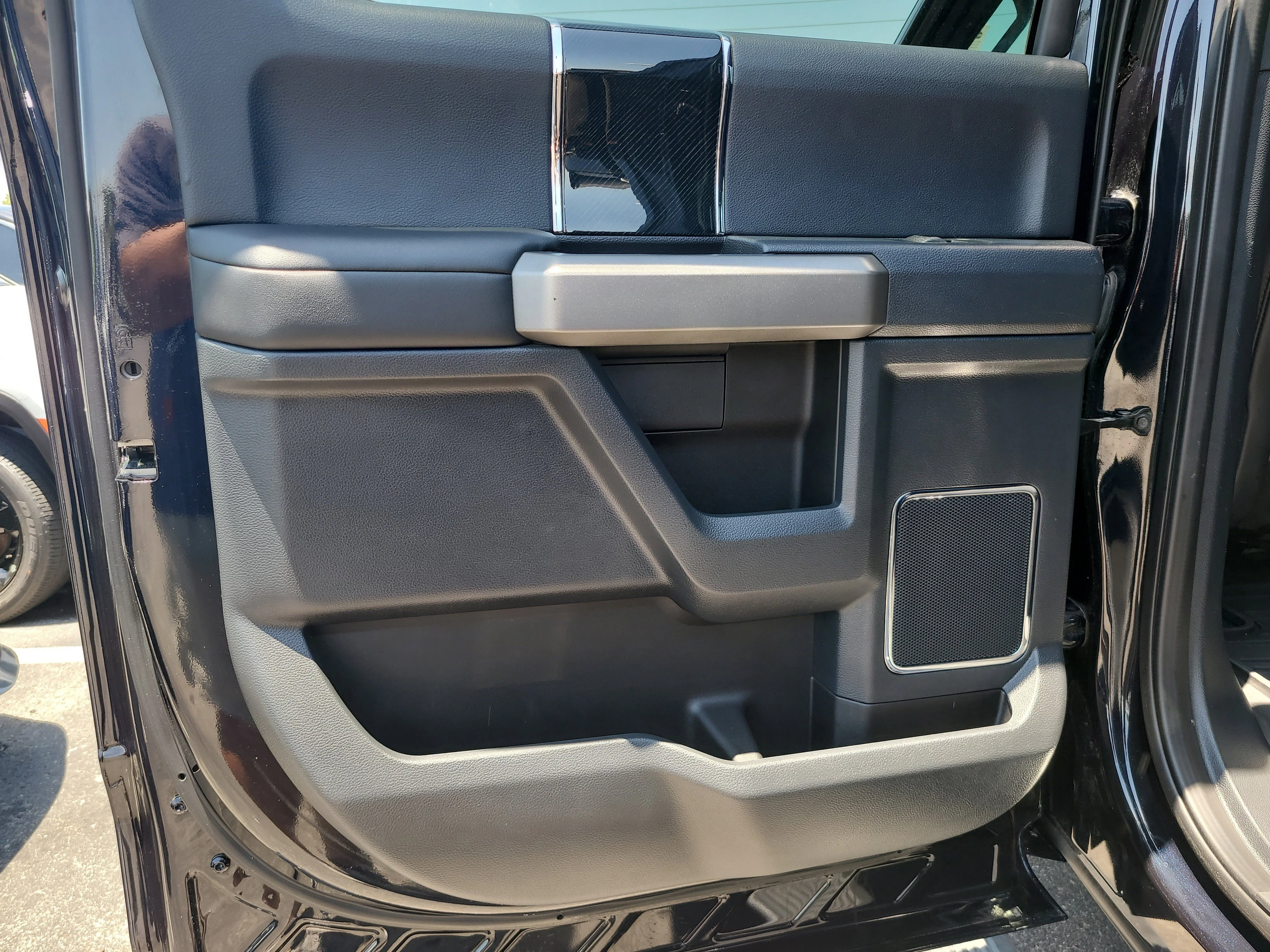 Used 2022 Blue Metallic Ford Platinum image 10