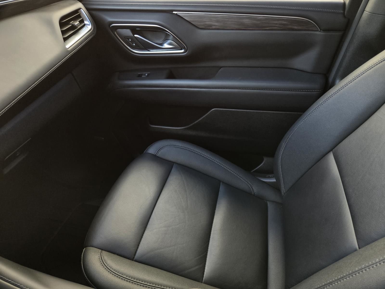 2024 Chevrolet Suburban Z71 - Photo 32