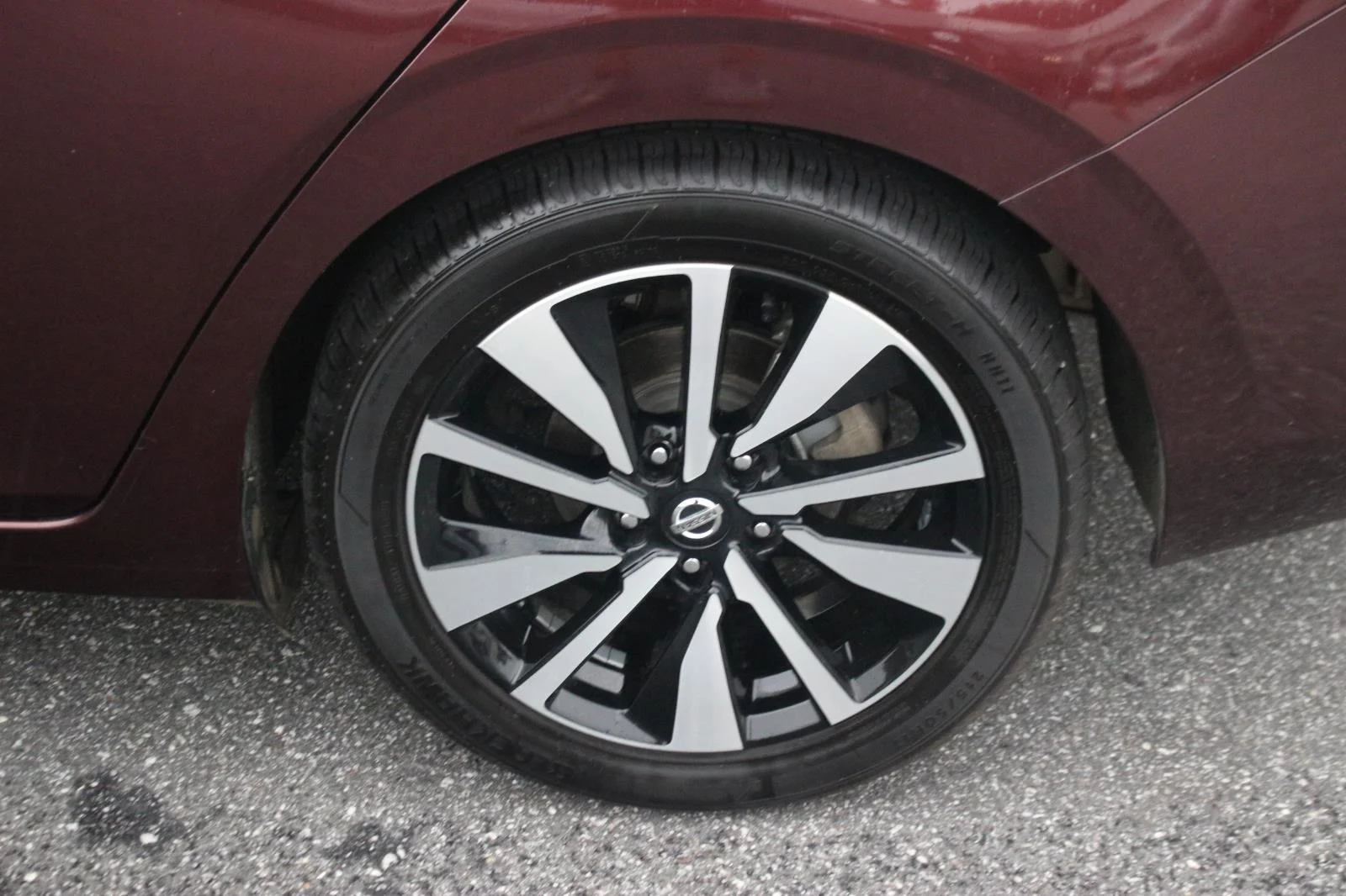Used 2023 Grey Nissan SV image 35