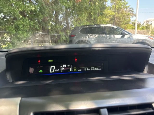 Used 2014 Silver Toyota Three image 18