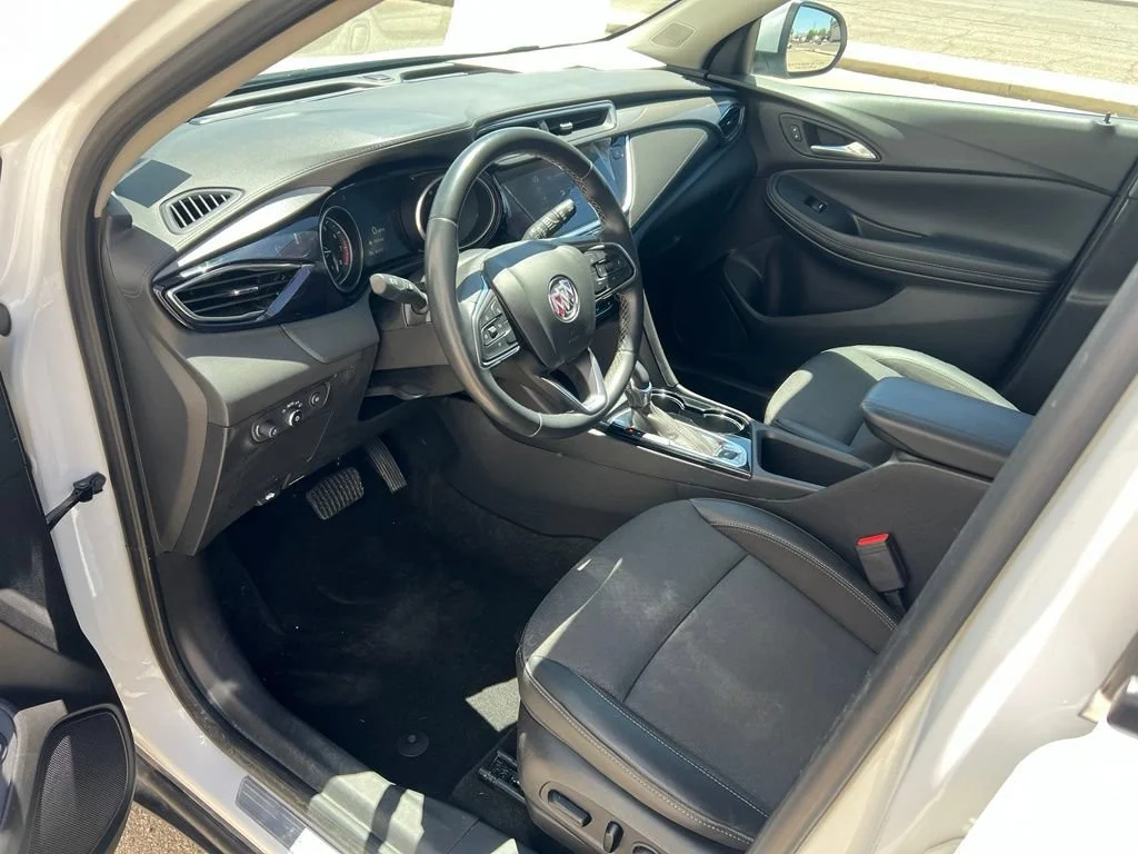 Used 2022 Summit White Buick Select image 10