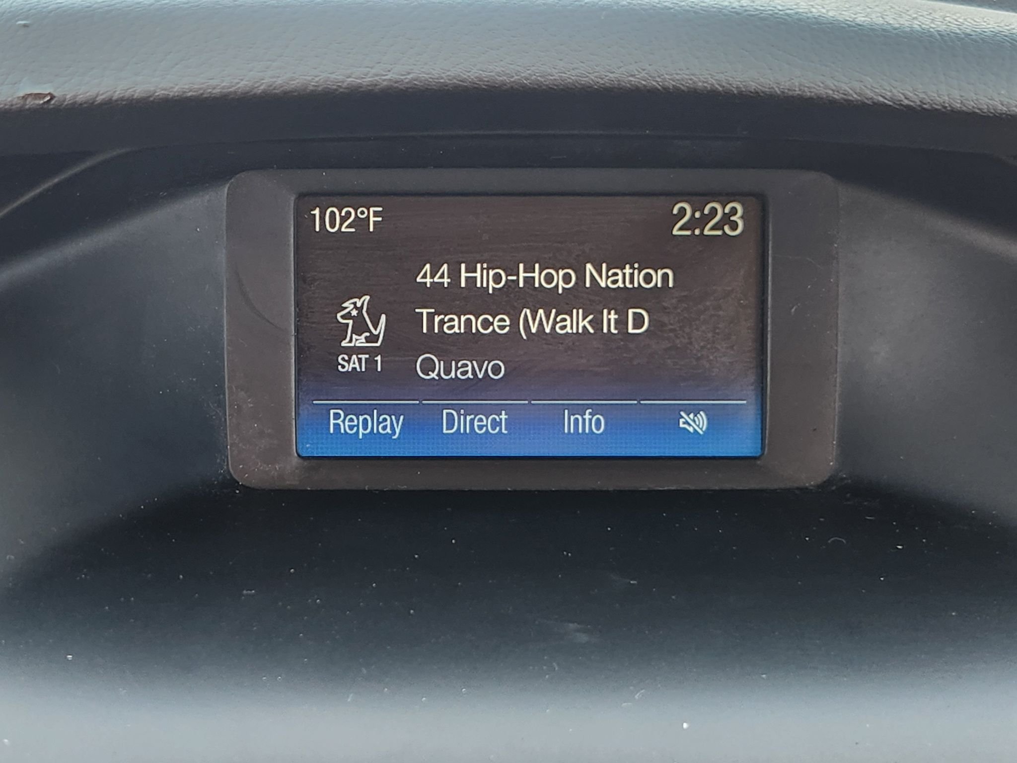Used 2018 White Gold Metallic Ford SE image 16