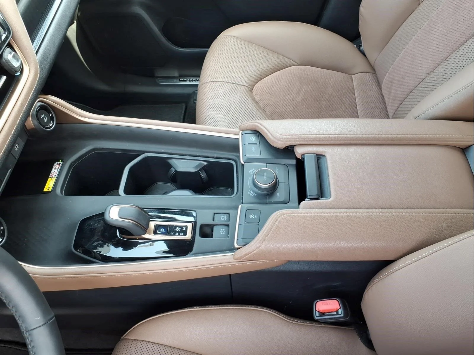 Used 2026 Wind Chill Pearl Toyota MAX Platinum image 25