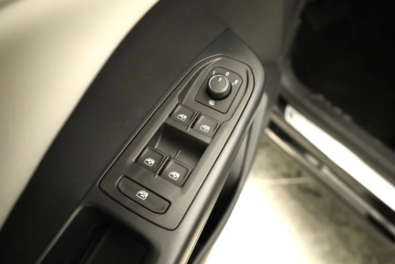New 2026 Black Volkswagen 1.5T SE image 10