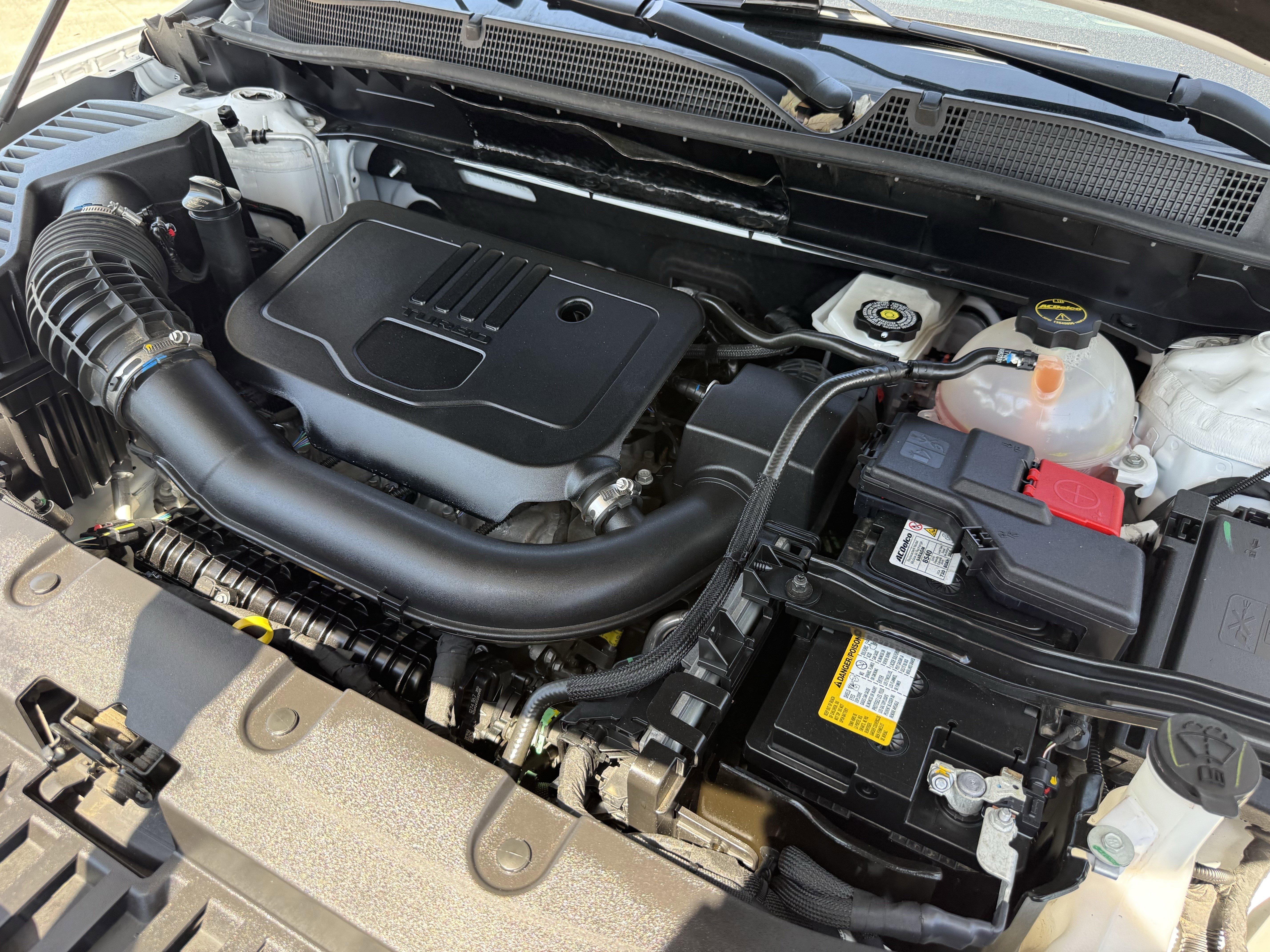Used 2025 Summit White Chevrolet LT image 33