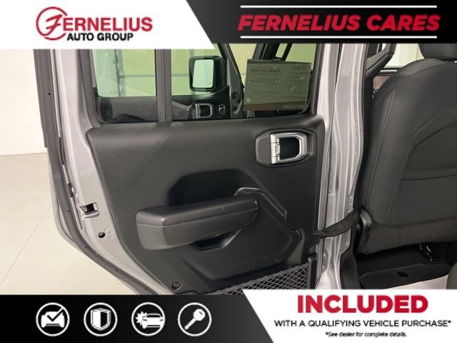 Used 2018 Silver Jeep Unlimited Sport S image 14