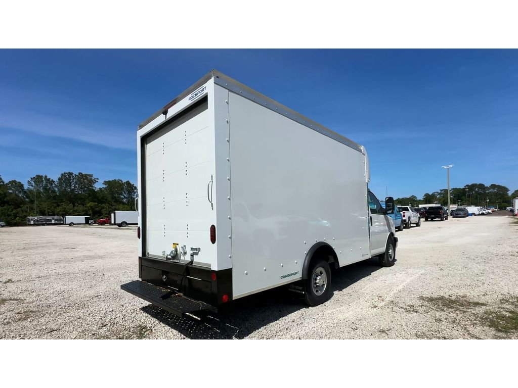 New 2025 Summit White Chevrolet 1WT image 2