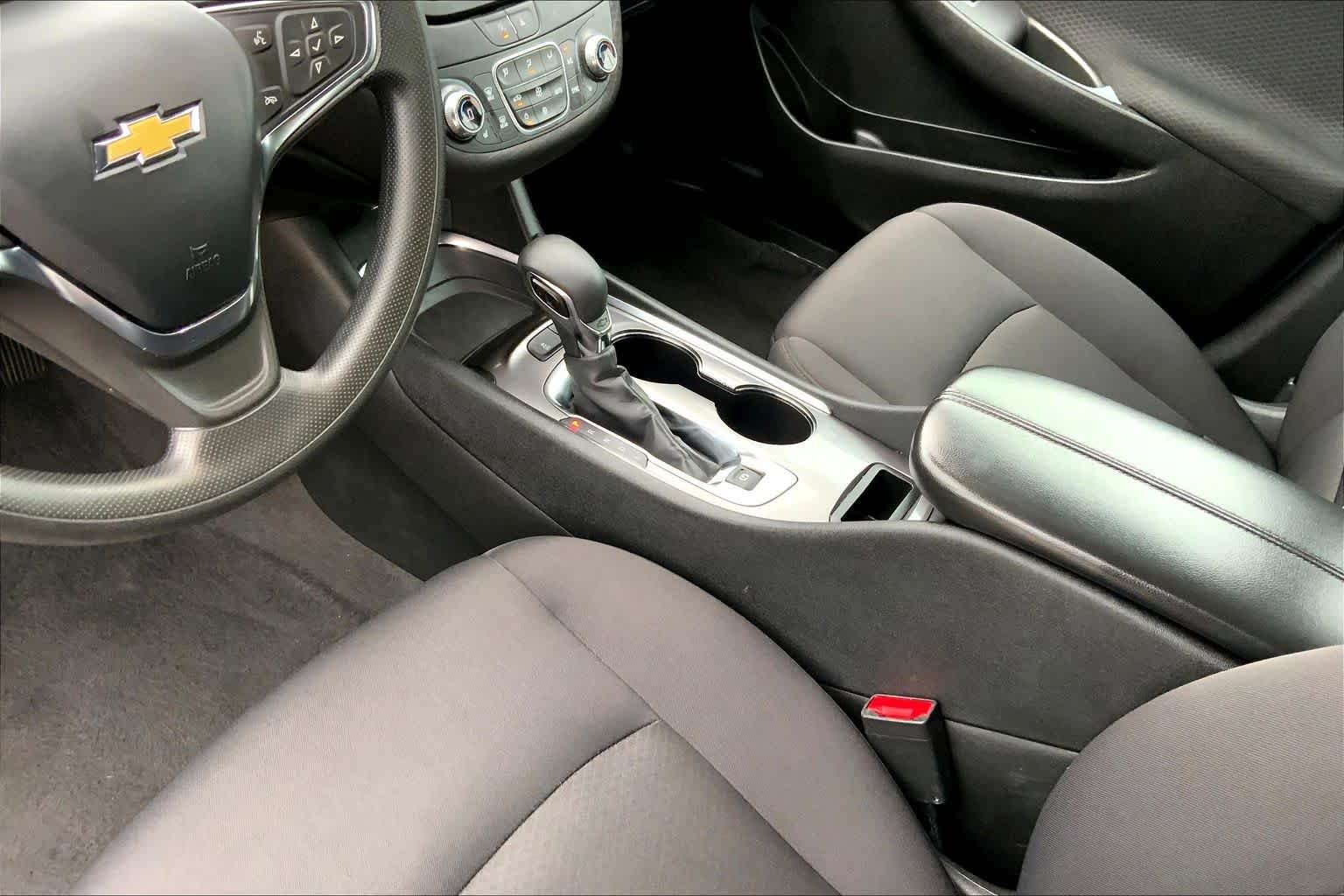 Used 2024 Sterling Gray Metallic Chevrolet LT image 17