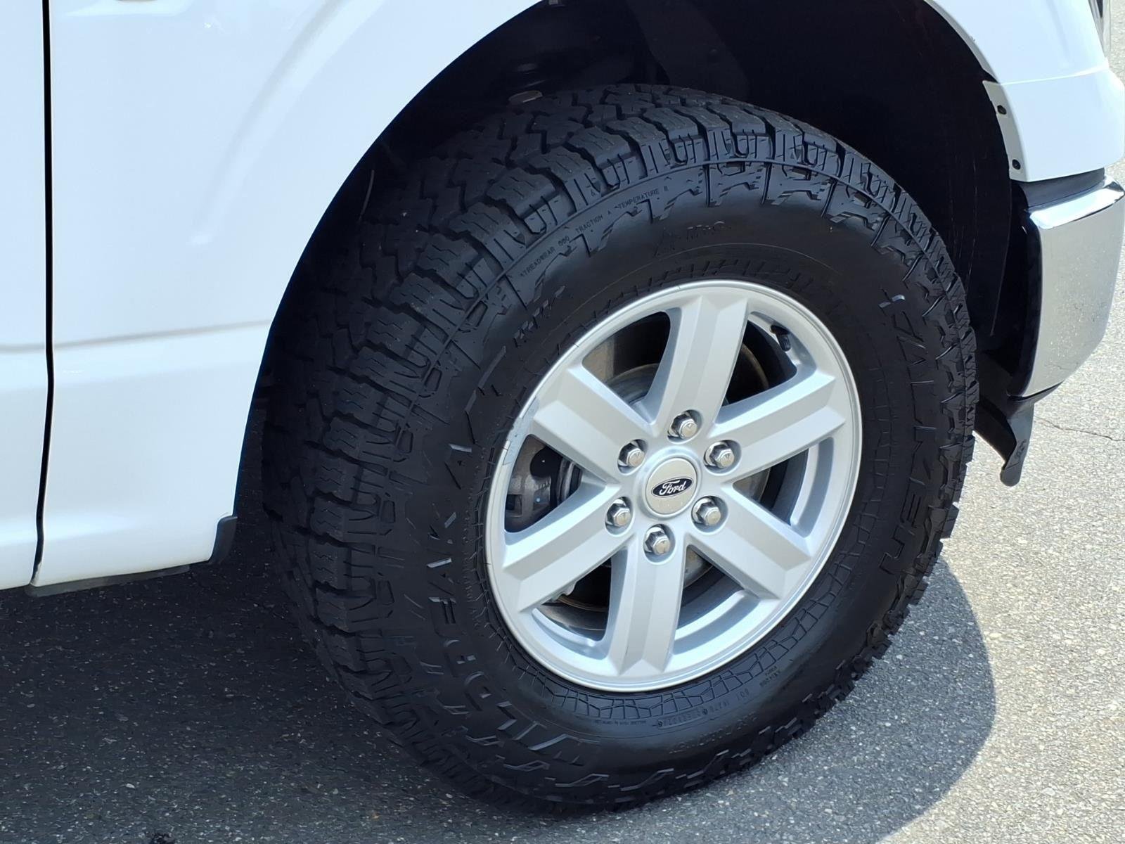 Used 2022 Oxford White Ford XLT image 11