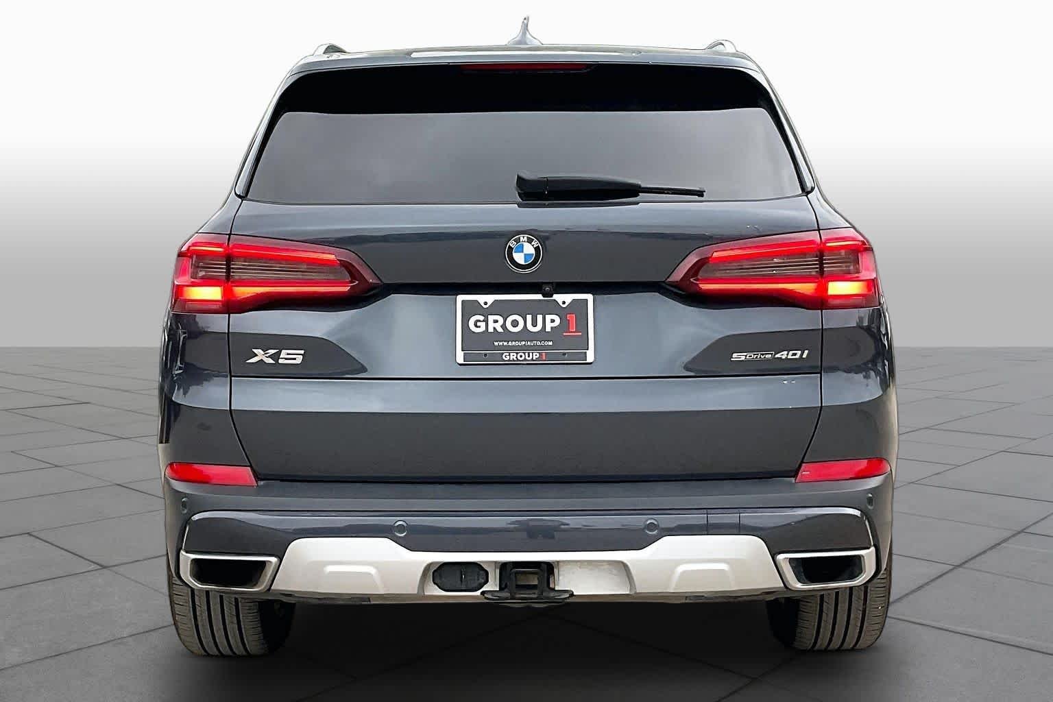 Used 2022 Arctic Grey Metallic BMW sDrive40i image 5