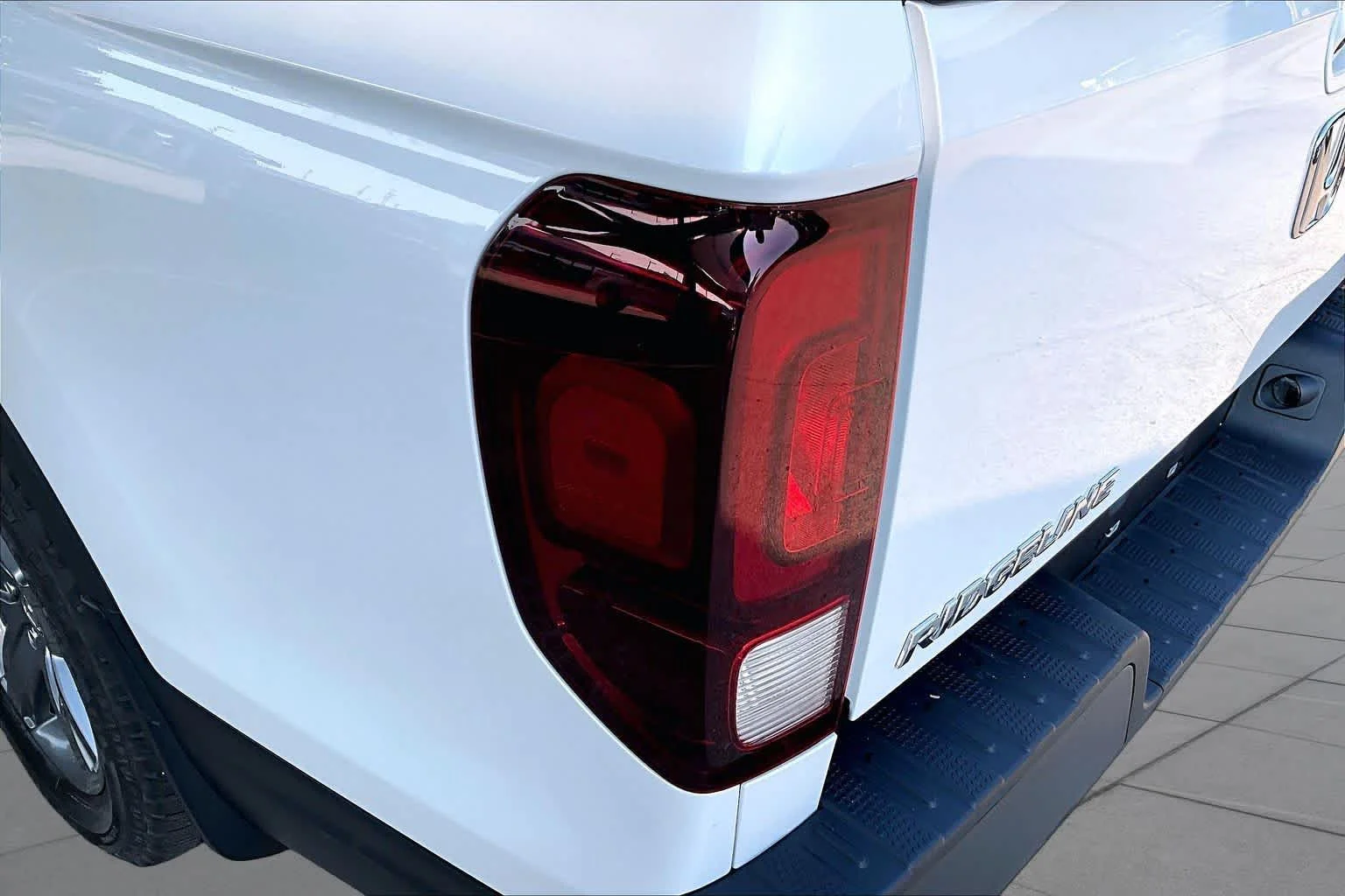 Certified Used 2022 Platinum White Pearl Honda RTL image 29