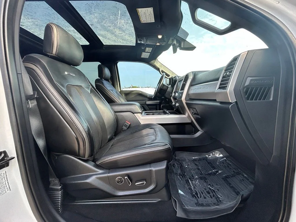 Used 2019 White Platinum Clearcoat Metallic Ford Platinum image 27