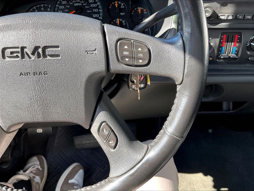 Used 2005 Silver Birch Metallic GMC SLE image 22