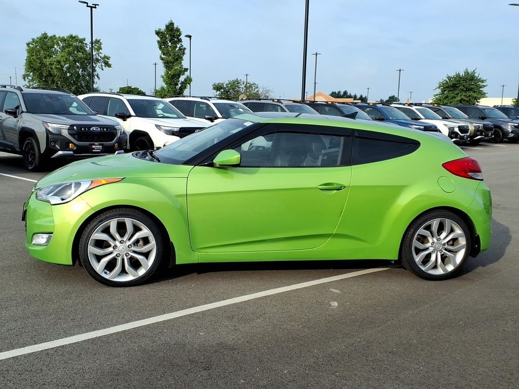 Used 2012 Electrolyte Green Hyundai Base image 2