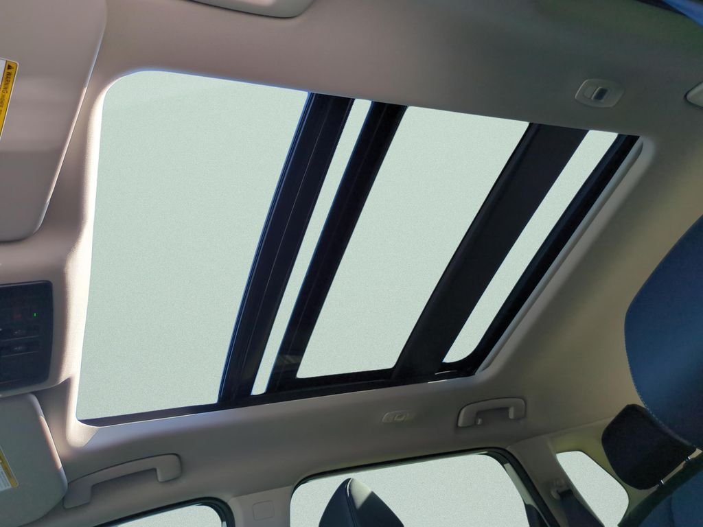 New 2026 Everest White Pearl TriCoat Nissan Dark Armor™ image 19