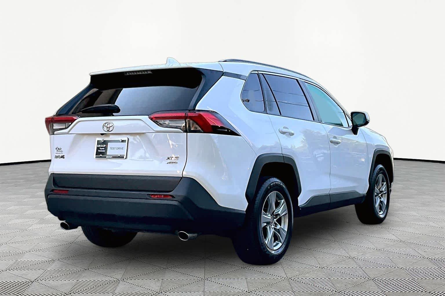 Used 2025 Ice Cap Toyota XLE image 13