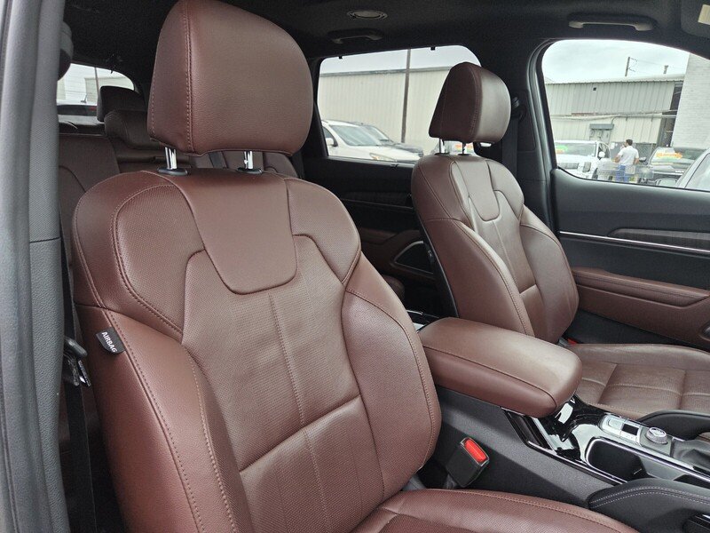 Used 2024 Silver Kia EX image 30
