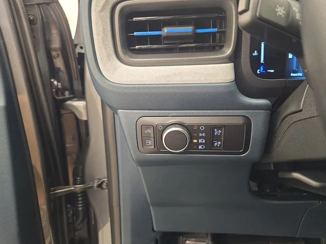 New 2026 Carbonized Gray Metallic Ford XLT image 36