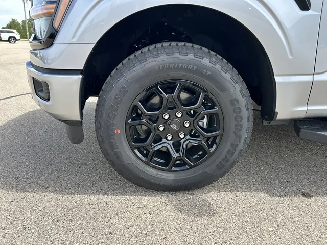 New 2026 Iconic Silver Metallic FORD XLT image 8