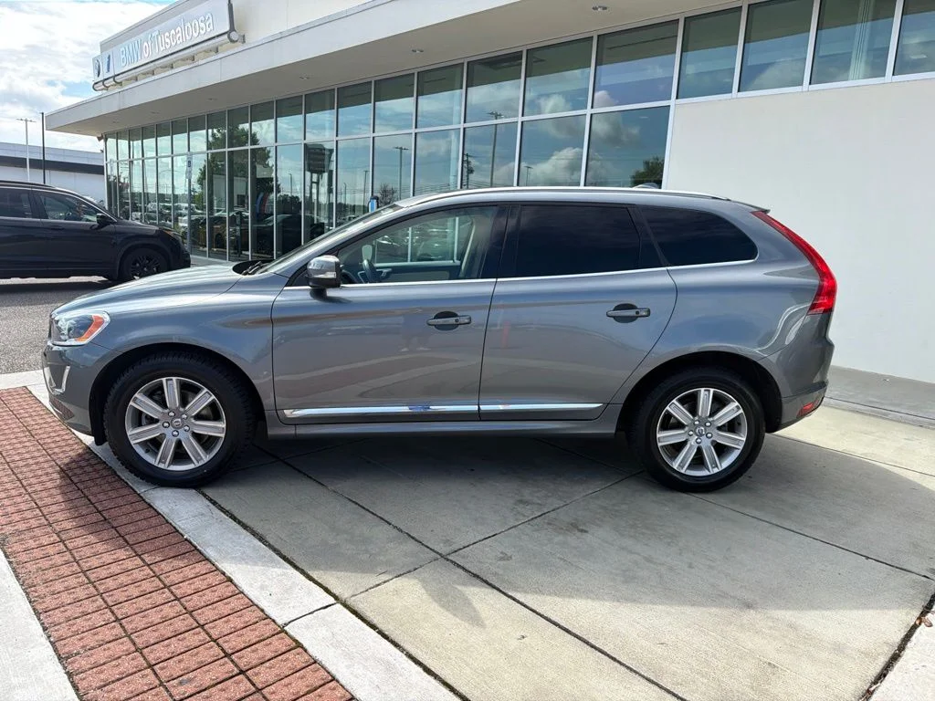 Used 2017 Gray Volvo T5 Inscription image 3