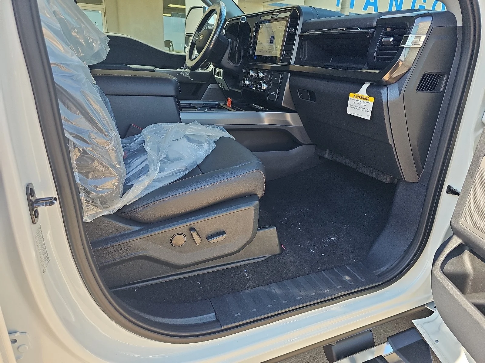 New 2026 Star White Metallic Tri-Coat Ford F-250® Lariat® image 7