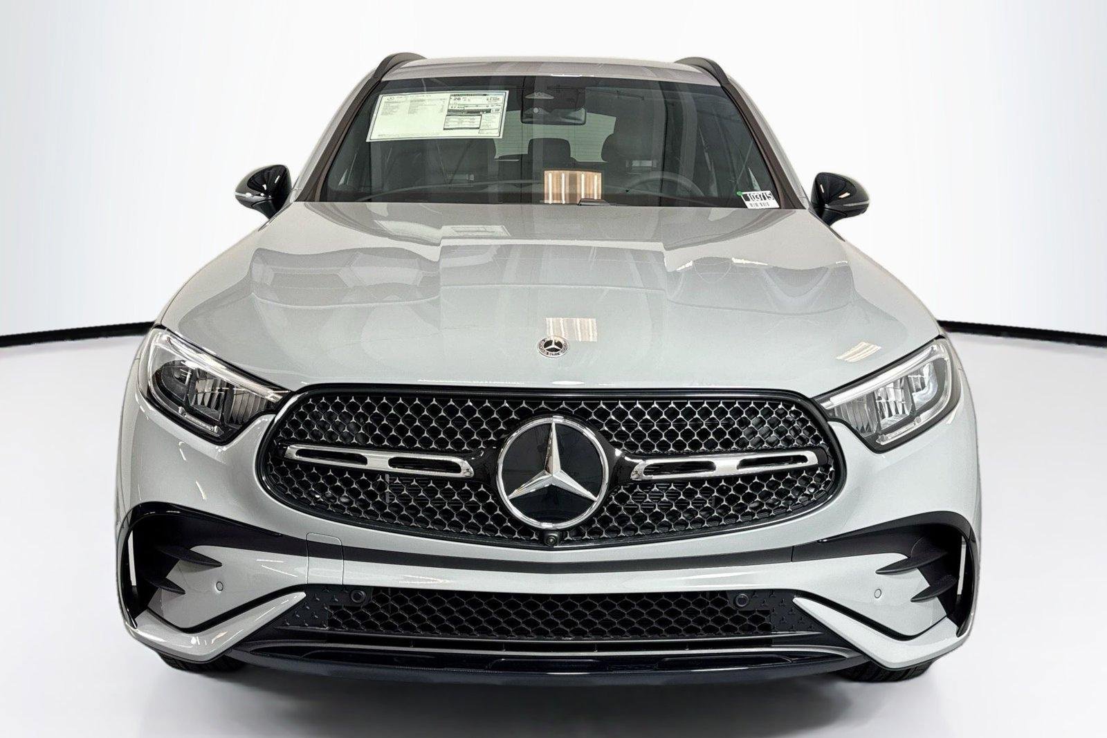 New 2026 Manufaktur Alpine Grey Mercedes-Benz GLC 300 image 2