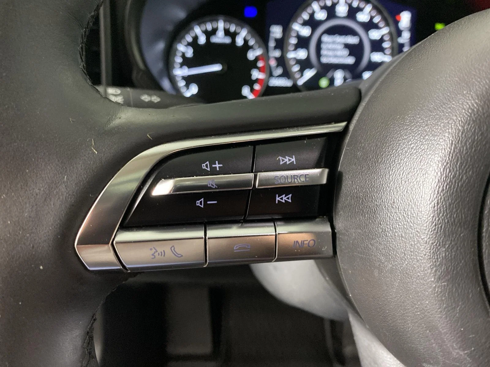 Used 2025 Wind Chill Pearl Mazda 2.5 Turbo Premium Package image 14